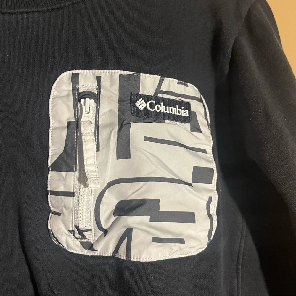 Columbia Women’s Black Sweater with Patterned Pocket Size Large - Picture 4 of 8